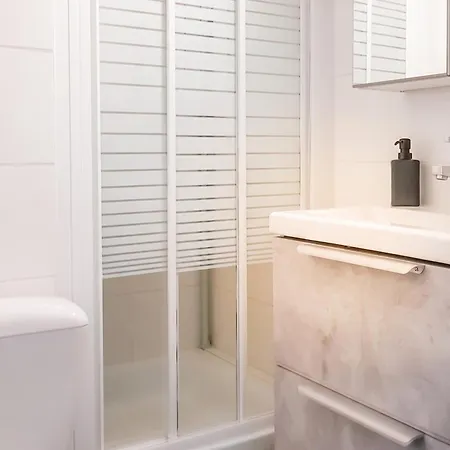 Modern With Mountain View In 28 M²
